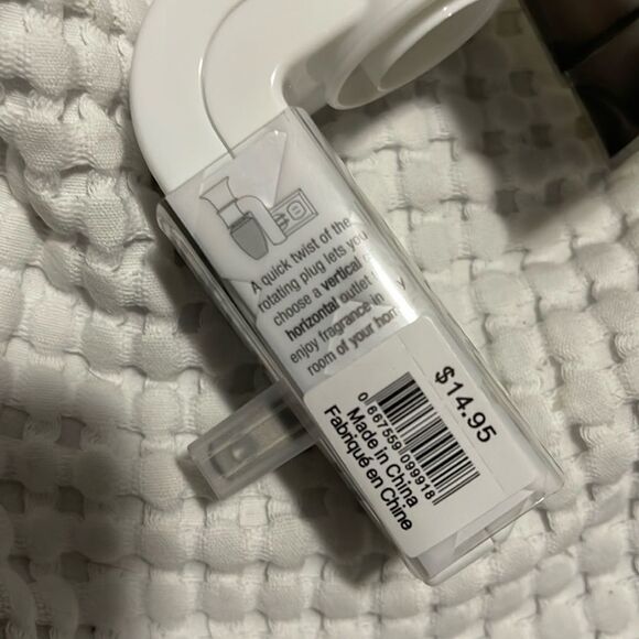 NWT- Bath & Body Works- Angel Wallflower - Picture 4 of 6